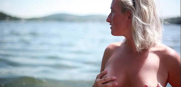  Girl showing tits in the boat - XCZECH.com